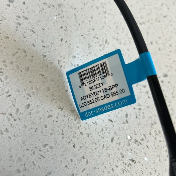 Dot Dash Sunglasses - Buzzy Black Polarized - Picture 4 of 4